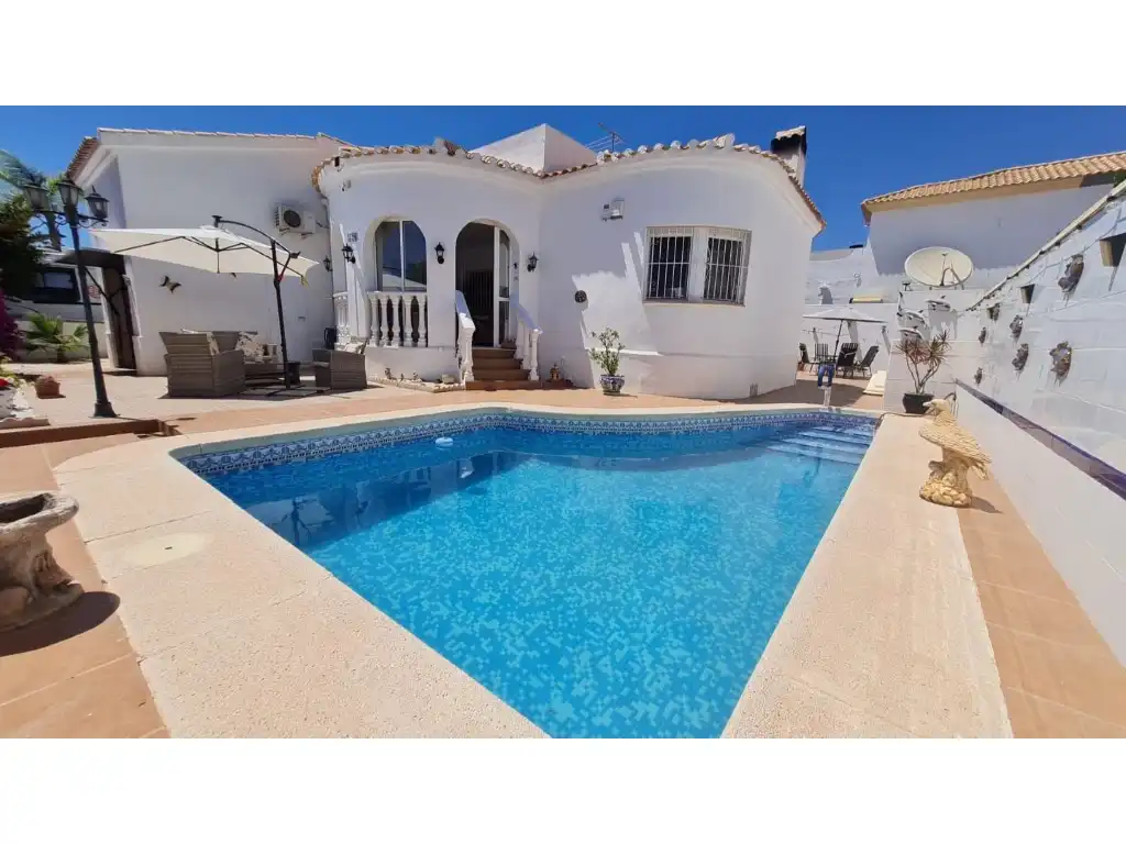 Casa amb piscina en venda a Orihuela Costa