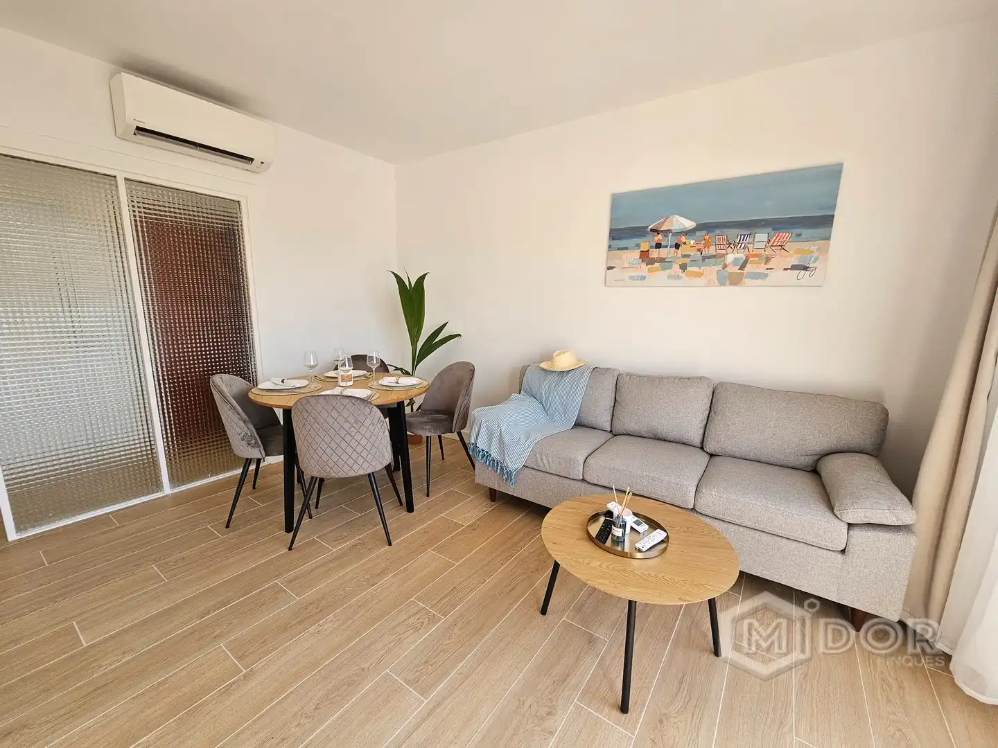 Living room of Apartments for sale in Sant Feliu de Guíxols  with Air Conditioner, Furnished and Oven