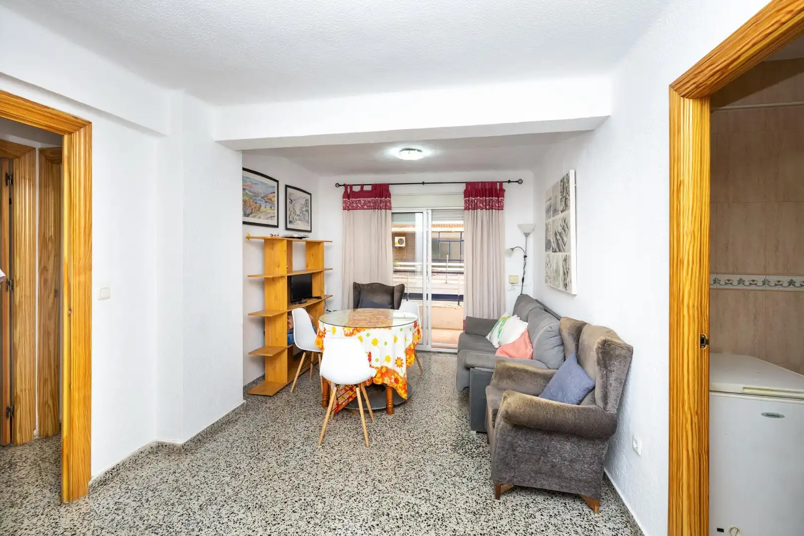 Living room of Flat for sale in Granada  with Terrace, Furnished and Balcony