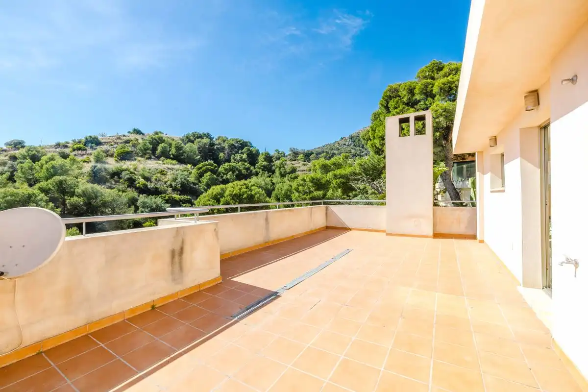 Terrassa de Casa adosada en venda en Málaga amb Aire condicionat, Calefacció i Jardí privat