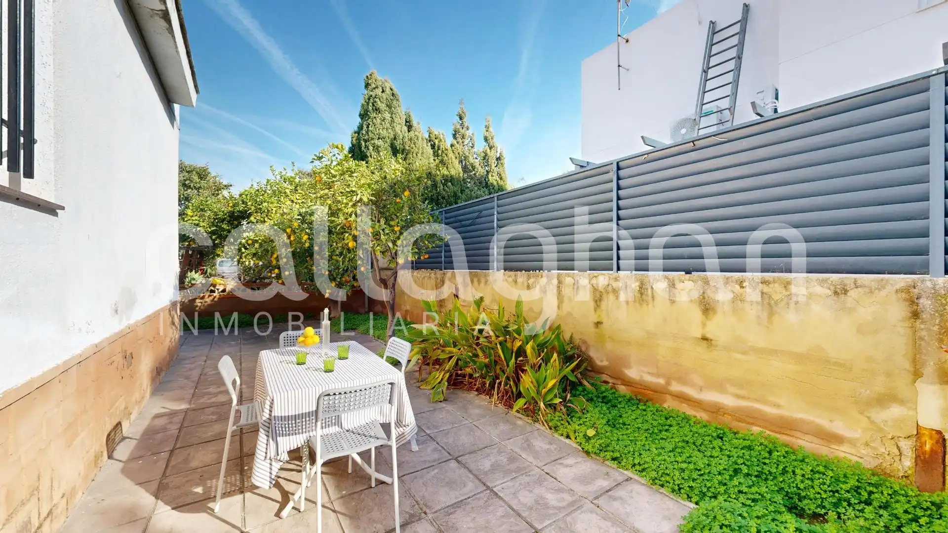 Terrassa de Casa o xalet en venda en Sagunto / Sagunt amb Aire condicionat, Calefacció i Jardí privat