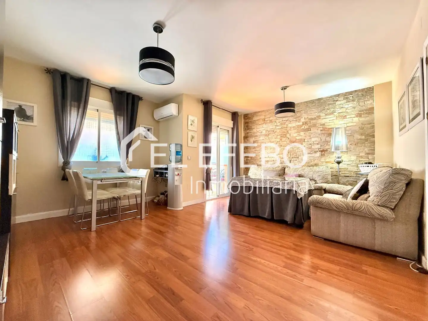 Vista exterior de Casa adosada en venta en Antequera con Aire acondicionado, Calefacción y Parquet