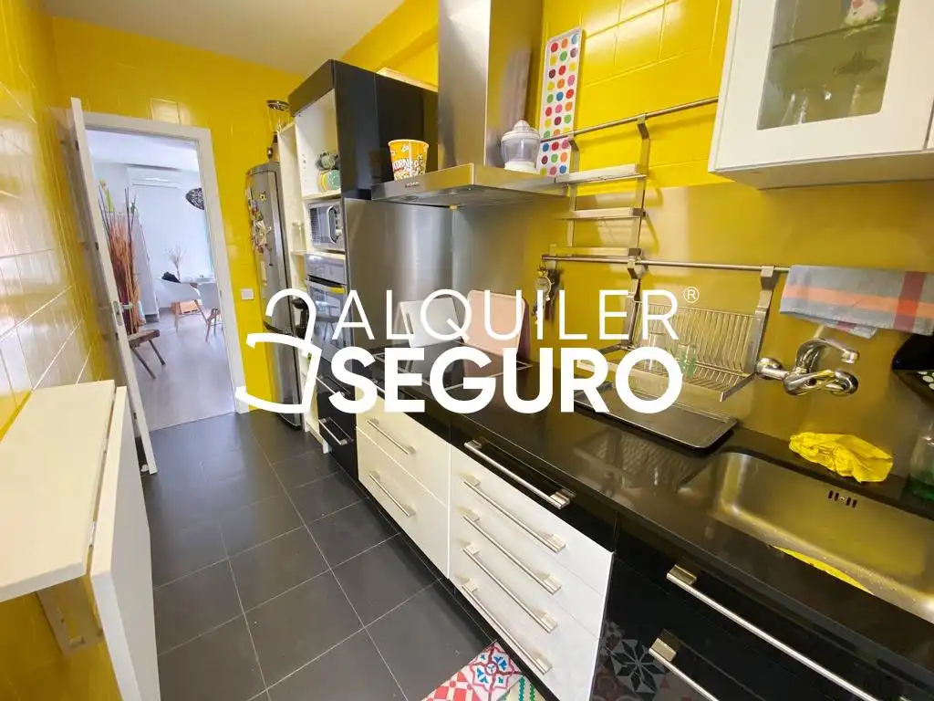 Kitchen of Flat for rent in Madrid  with Air Conditioner, Heating and Terrace