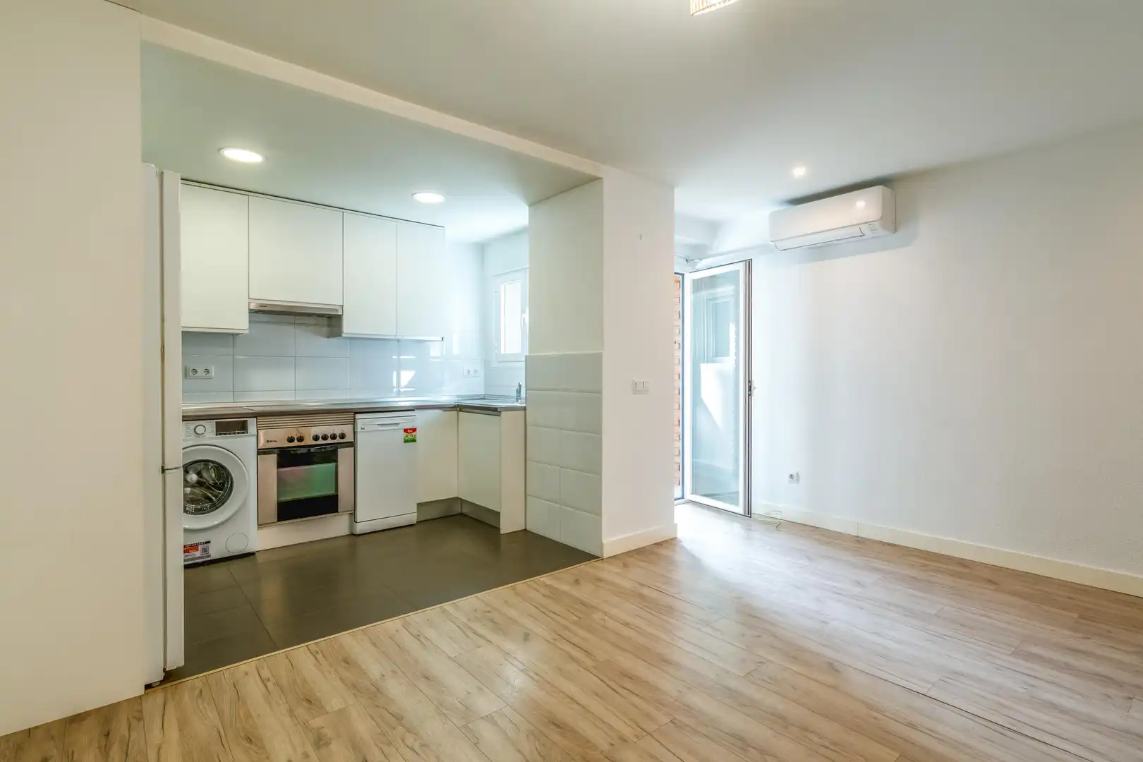 Cocina de Apartamento de alquiler en Madrid con Calefacción