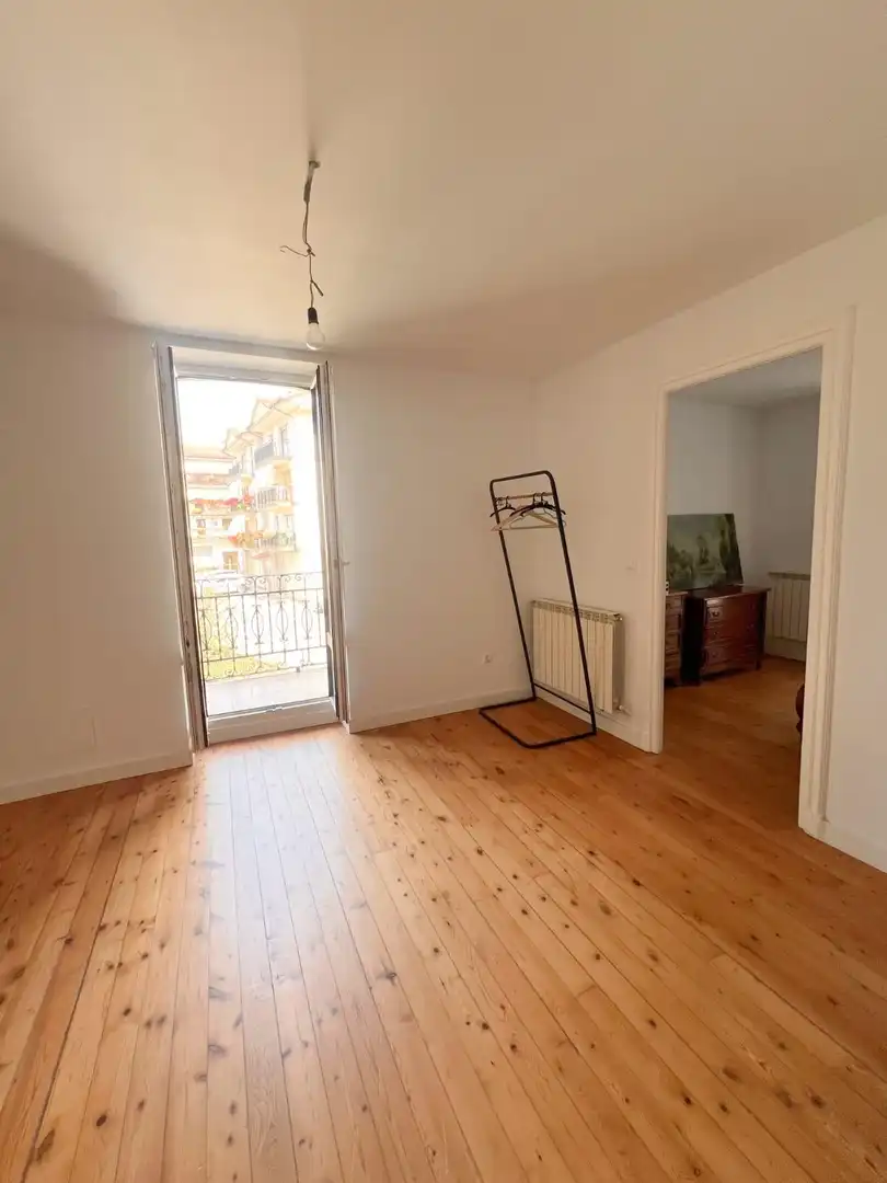 Schlafzimmer von Wohnung zur Miete in Baztan mit Abstellraum