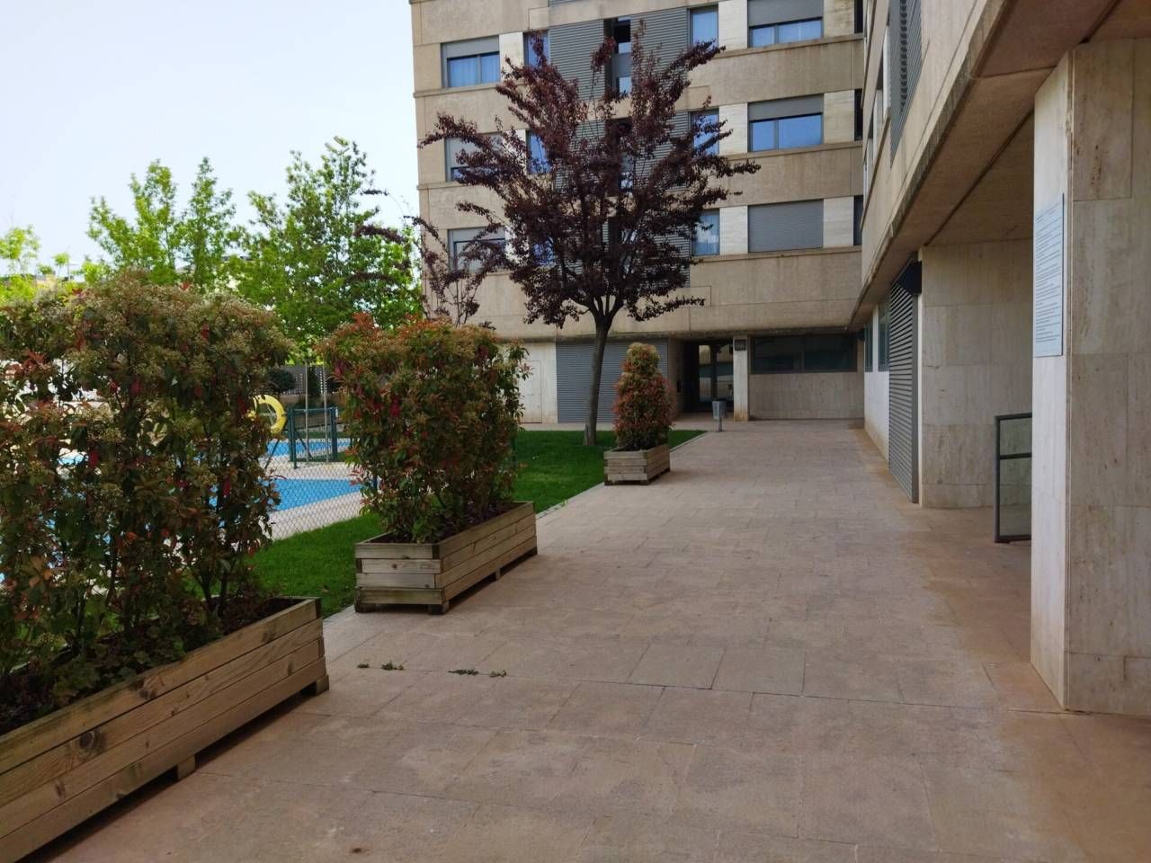 Piscina de Piso de alquiler en  Logroño con Calefacción, Trastero y Amueblado