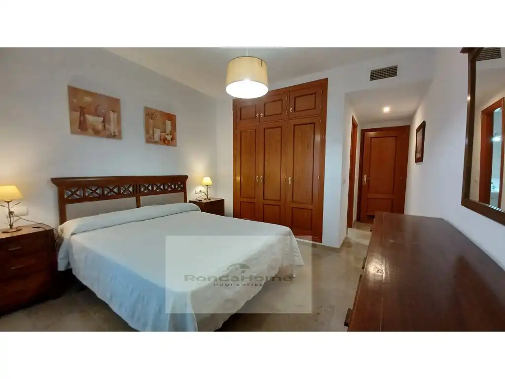 Habitación de Piso de alquiler en Torremolinos con Piscina y Amueblado