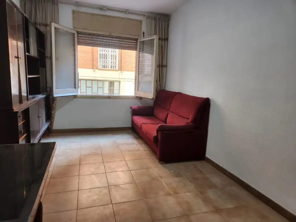 Bedroom of Flat for sale in Barcelona