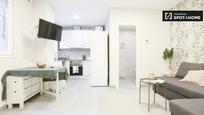 Kitchen of Flat to rent in  Madrid Capital  with Air Conditioner and Balcony