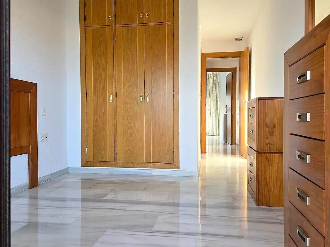 Flat for rent in Calle Presidente Adolfo Suárez, Via Parque
