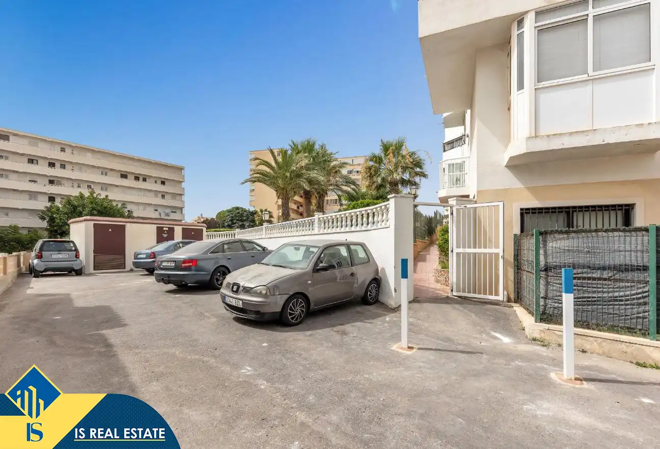 Aparcament de Estudi en venda en Torrevieja amb Calefacció, Moblat i Rentadora