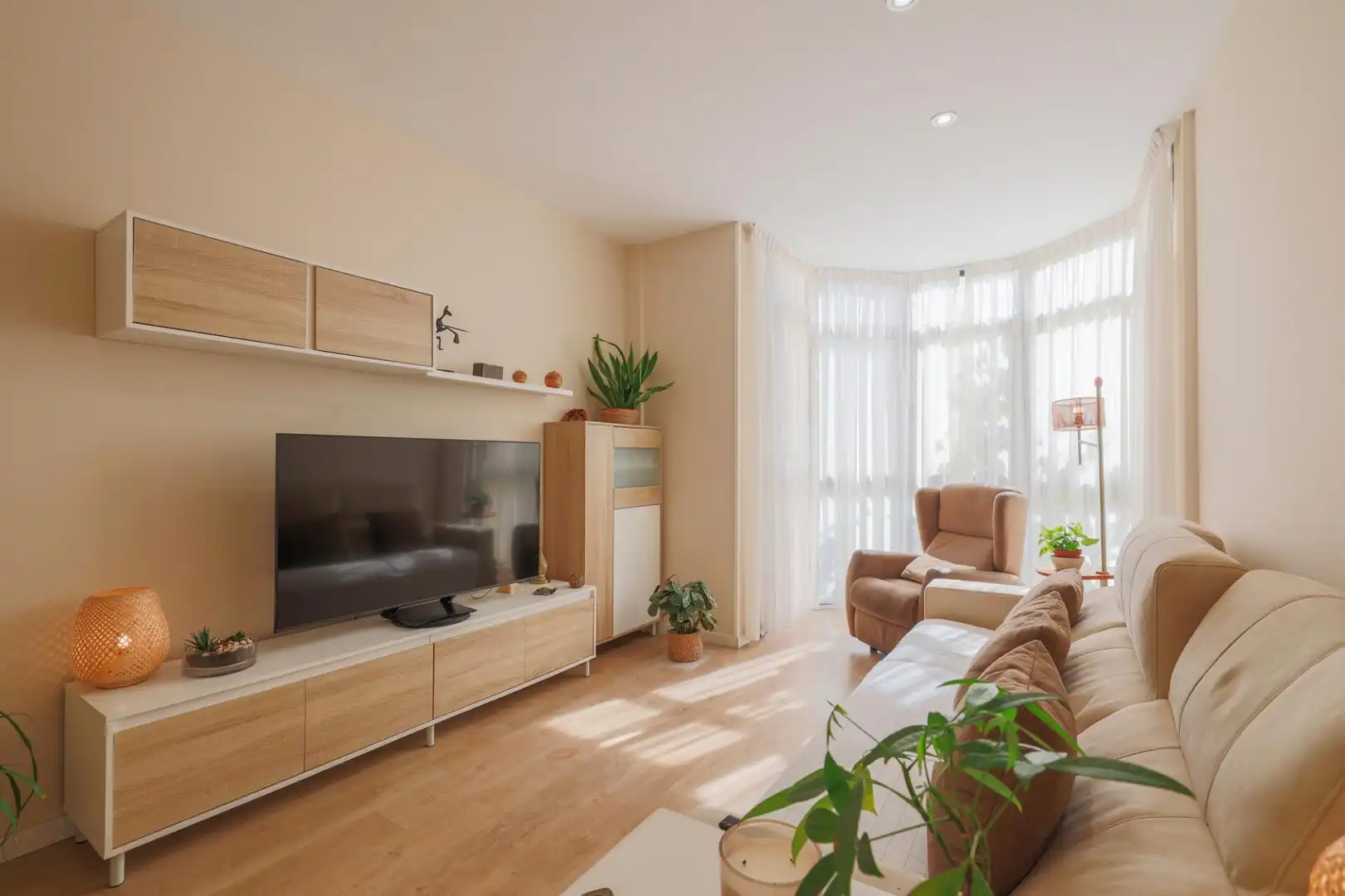 Sala d'estar de Pis en venda en Barcelona amb Aire condicionat, Calefacció i Parquet