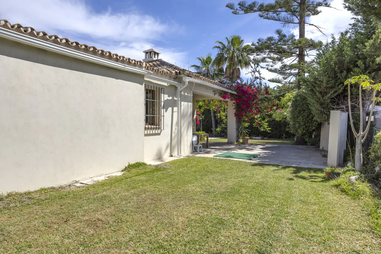 Jardí de Casa o xalet en venda en Estepona amb Aire condicionat, Jardí privat i Terrassa
