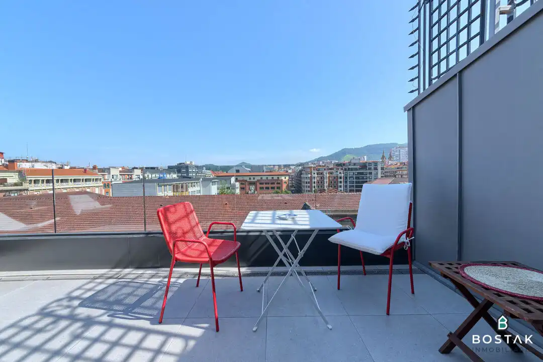 Terraza de Ático de alquiler en Bilbao  con Calefacción, Terraza y Balcón