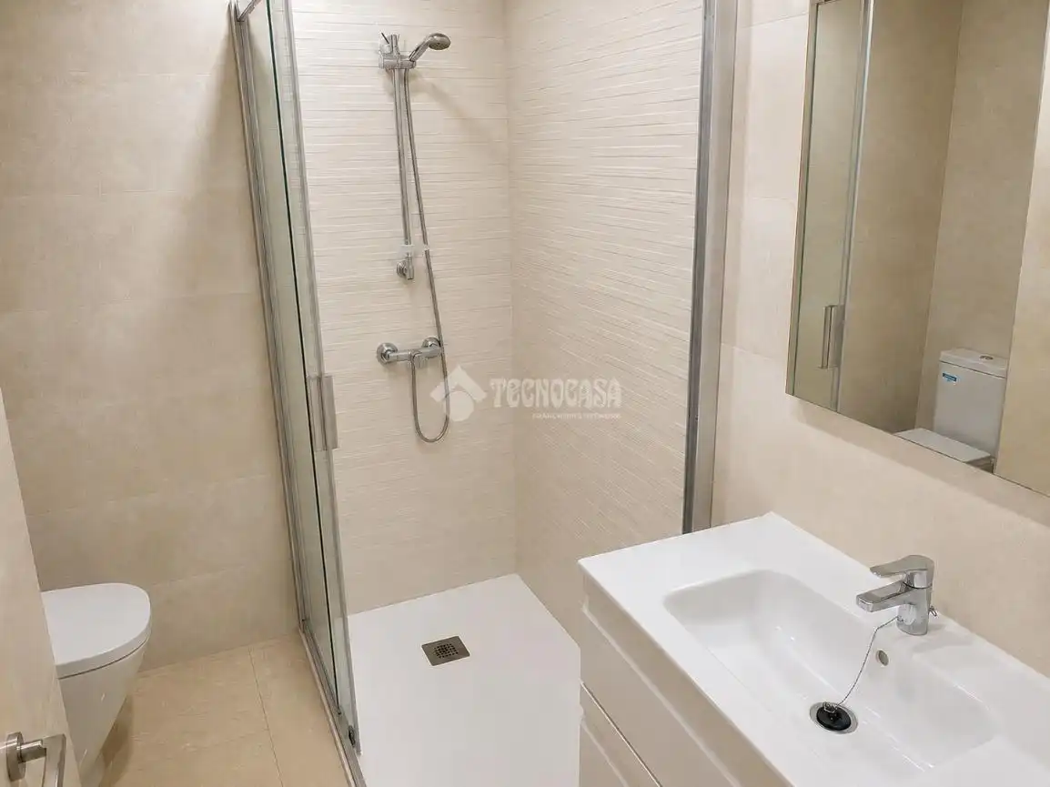 Baño de Piso en venta en Málaga con Balcón
