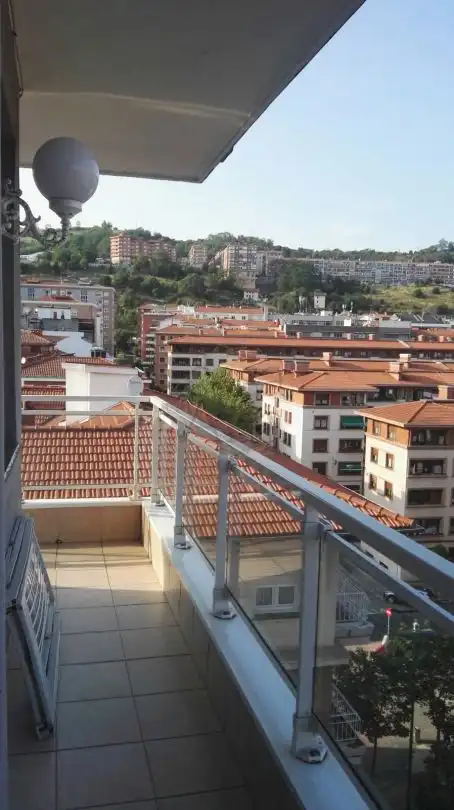 Piso de alquiler en Iruña Kalea, San Pedro de Deusto - La Ribera