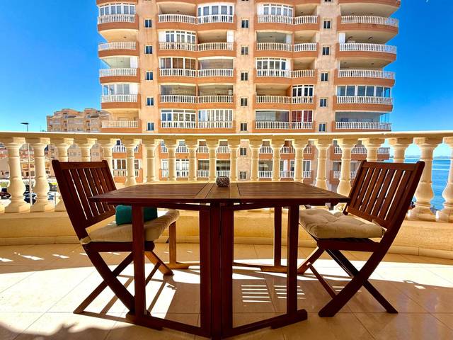 Piso en Venta en Calle URBANIZACION MARES II, 2 en Playa de las Gaviotas - El Pedrucho