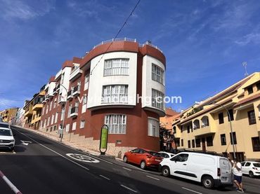 Flat with lift for sale in Calle el Toscal 85