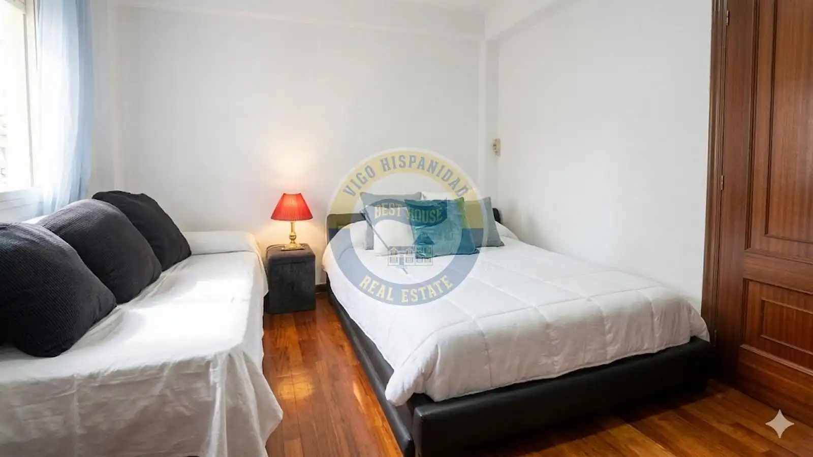 Bedroom of Flat for sale in Vigo   with Heating, Storage room and Furnished