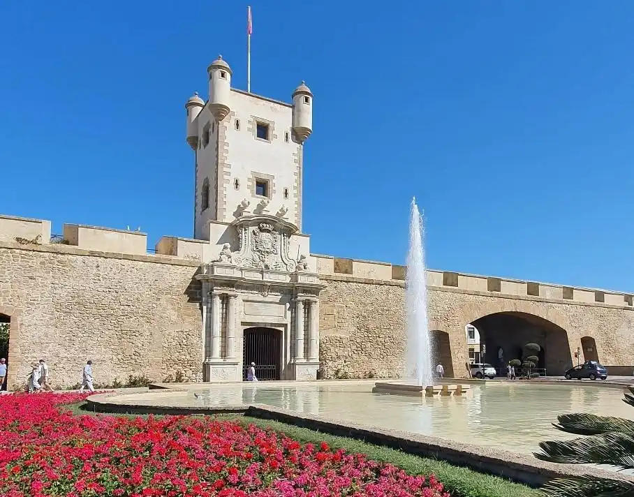 Vista exterior de Apartamento en venta en Cádiz con Aire acondicionado, Calefacción y Balcón