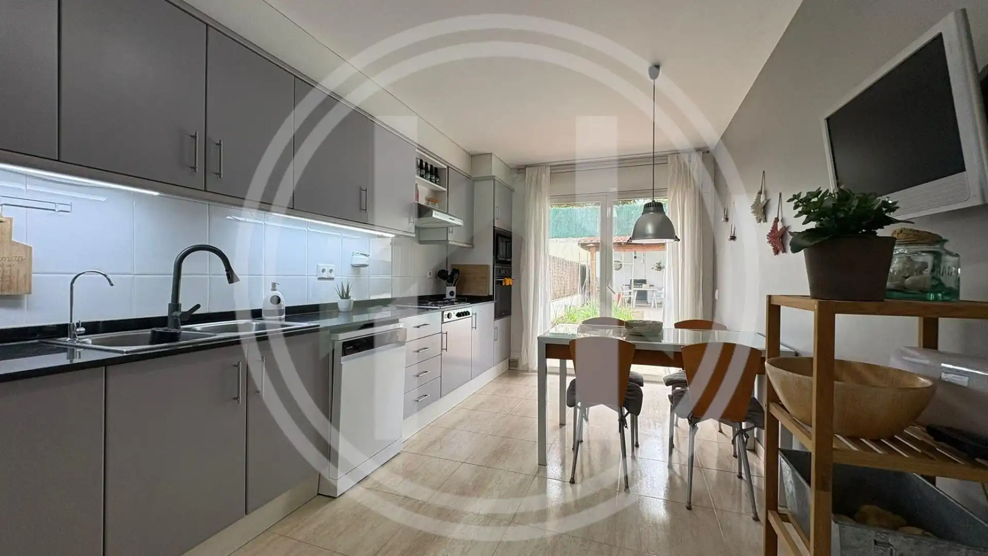 Küche von Haus oder Chalet zum Verkauf in Cardedeu mit Heizung, Privatgarten und Terrasse