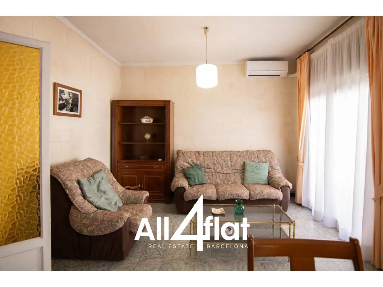 Living room of Flat for rent in Barcelona  with Air Conditioner, Parquet flooring and Furnished