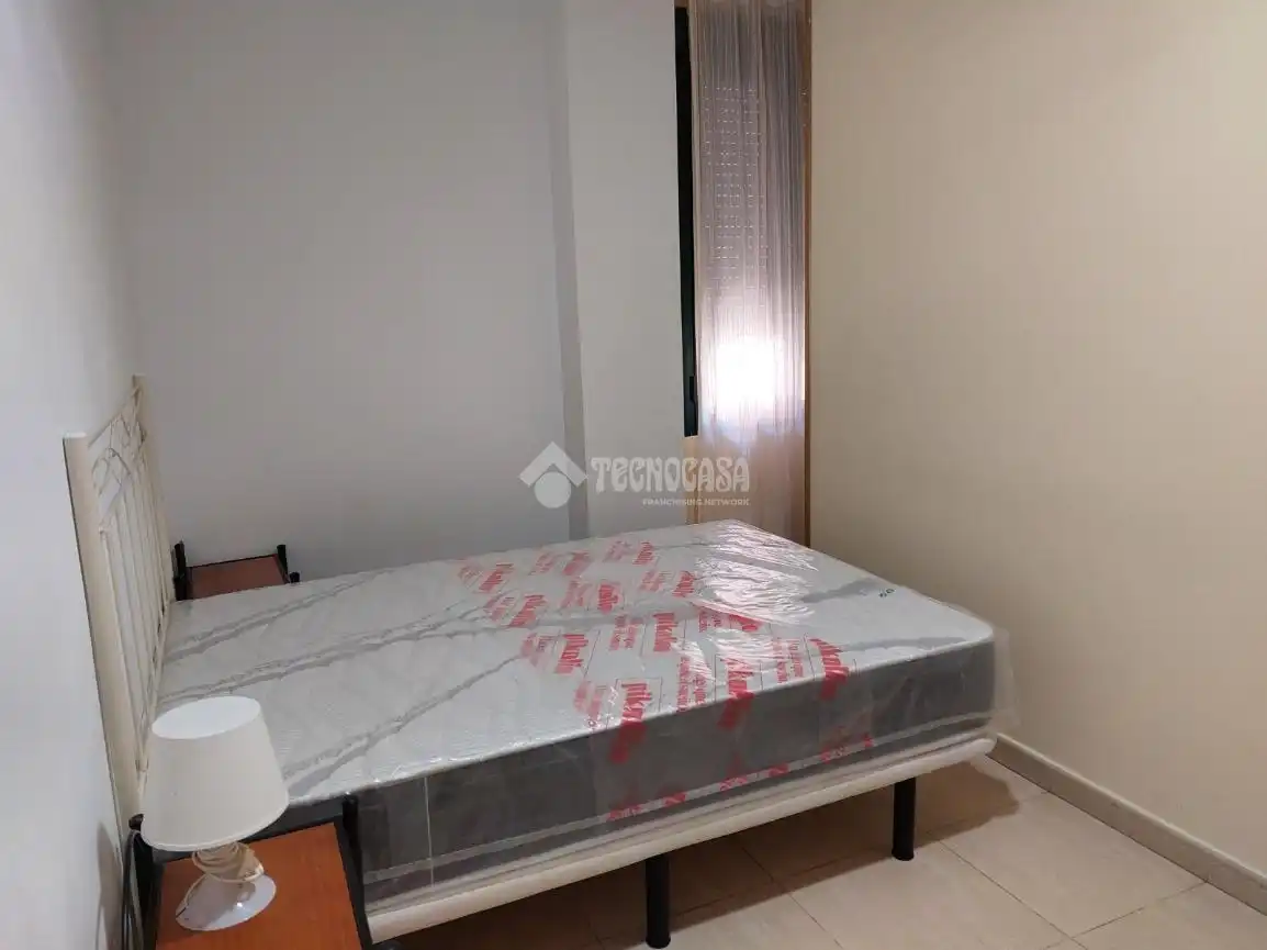 Bedroom of Flat for sale in Madrid