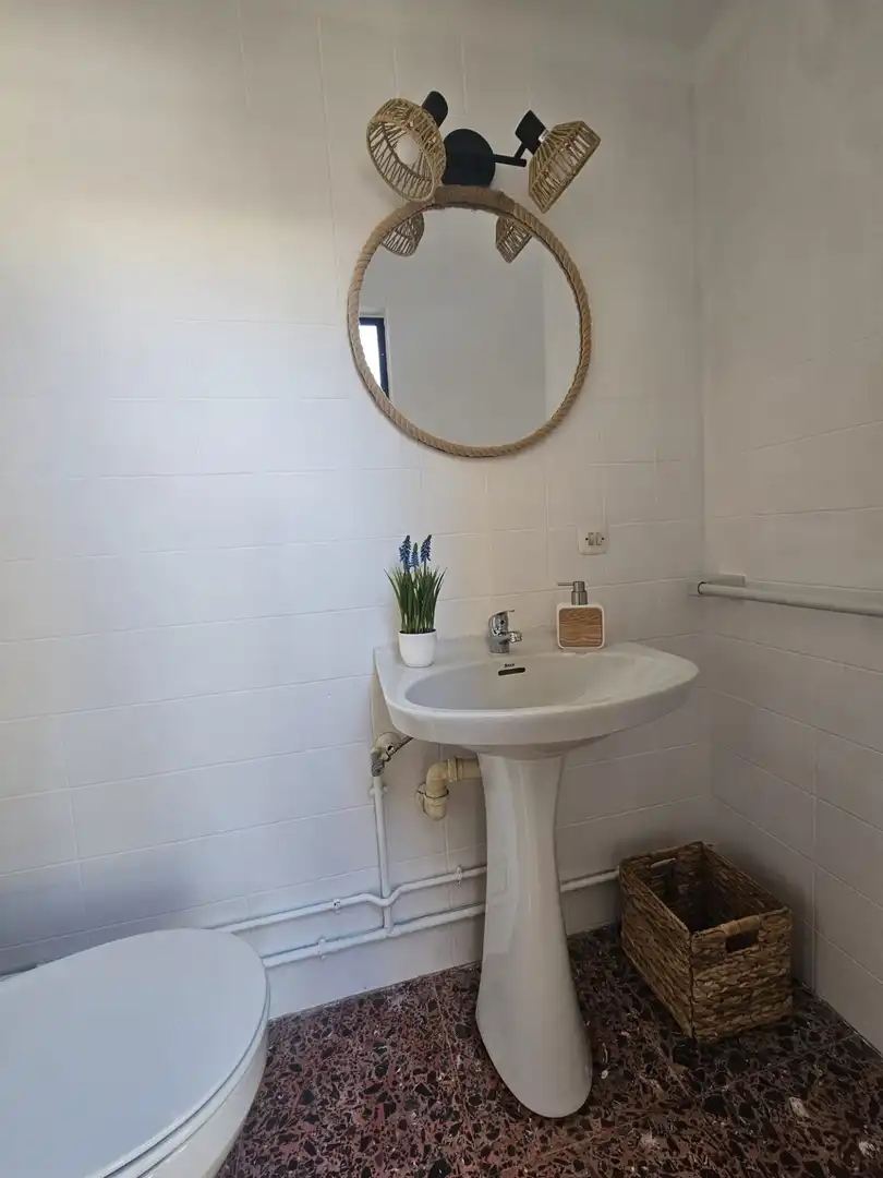 Baño de Casa adosada de alquiler en Pollença con Aire acondicionado, Calefacción y Terraza