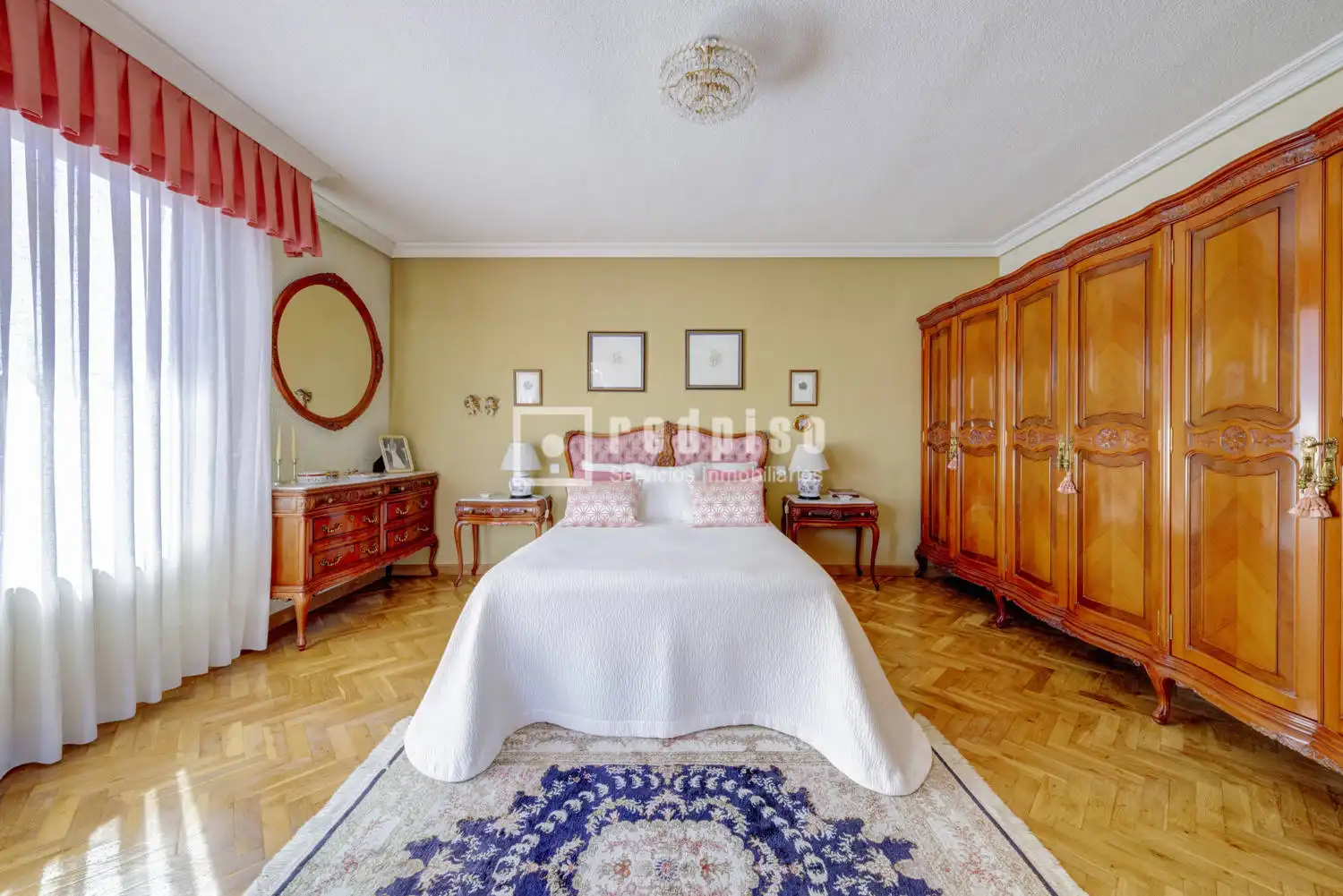 Bedroom of Houses for sale in Pozuelo de Alarcón  with Air Conditioner, Heating and Parquet flooring