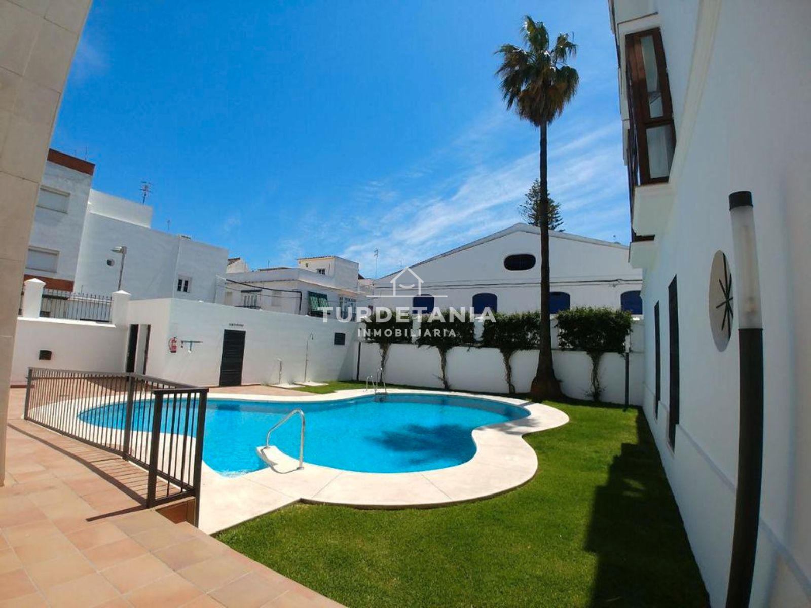 Exterior view of Duplex for sale in Sanlúcar de Barrameda  with Air Conditioner, Terrace and Furnished