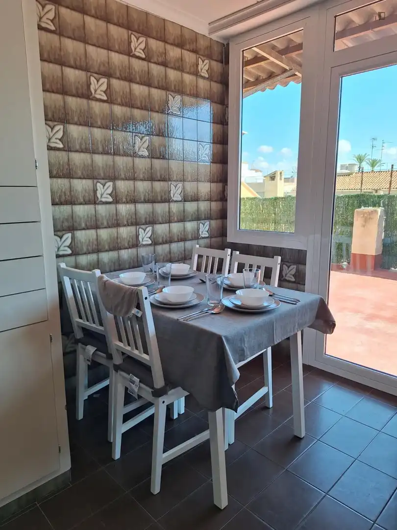 Esszimmer von Wohnungen zur Miete in Alberic mit Möbliert, Ofen und Waschmaschine