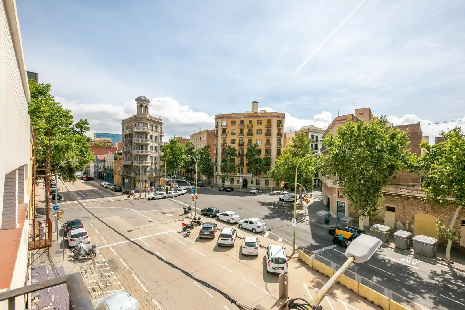Außenansicht von Wohnung zur Miete in Barcelona mit Klimaanlage, Heizung und Parkett