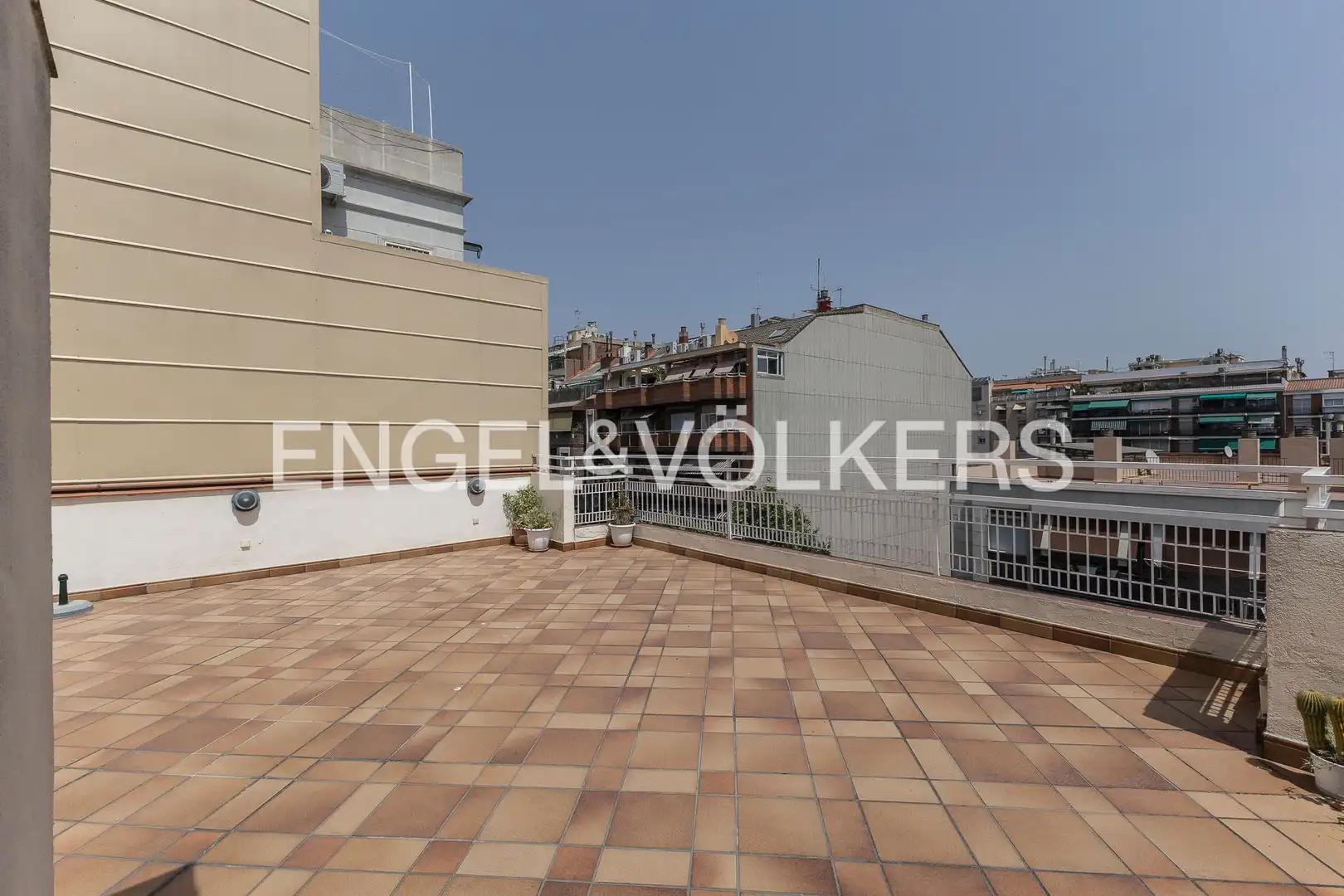 Terrasse von Dachboden zur Miete in Barcelona mit Klimaanlage, Heizung und Parkett