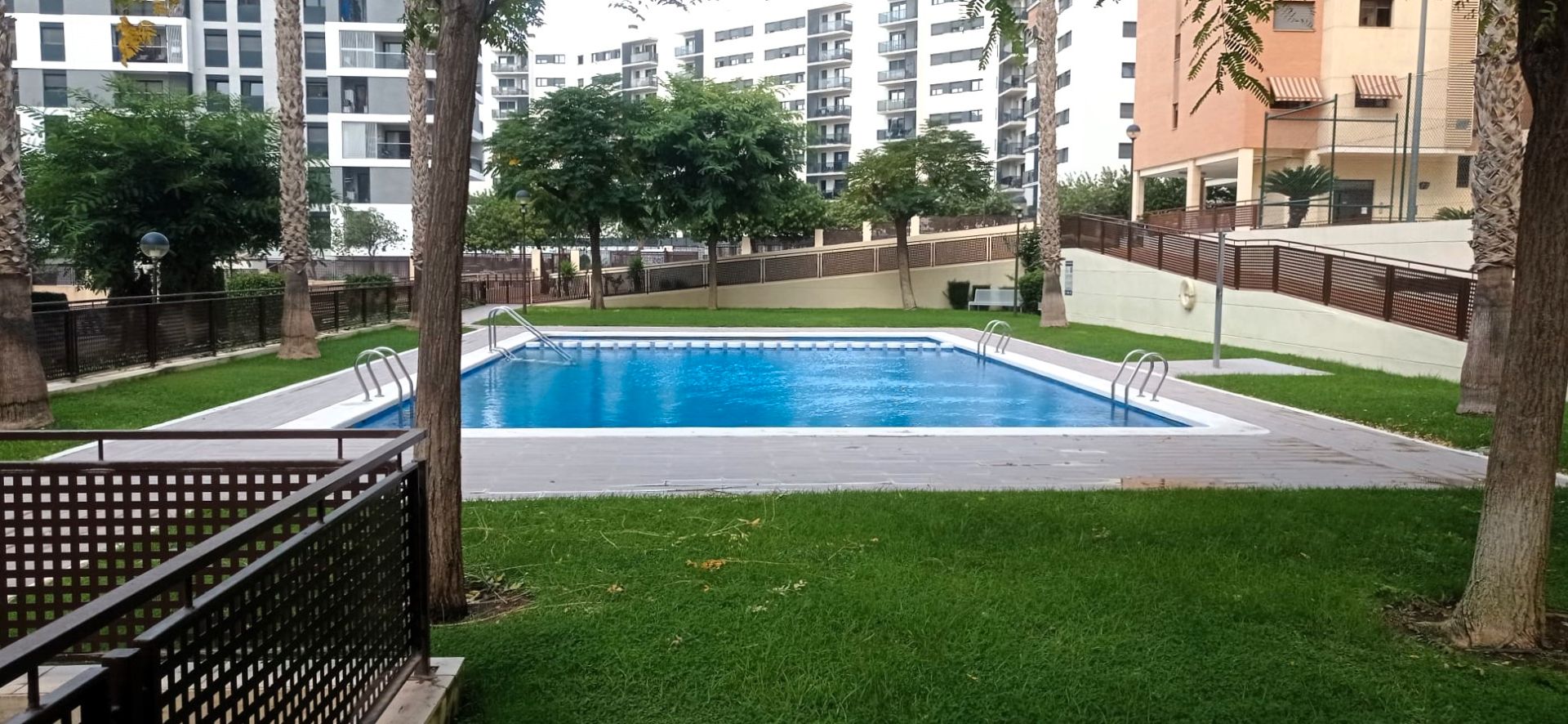 Piscina de Pis de lloguer en Alicante / Alacant amb Calefacció, Parquet i Terrassa
