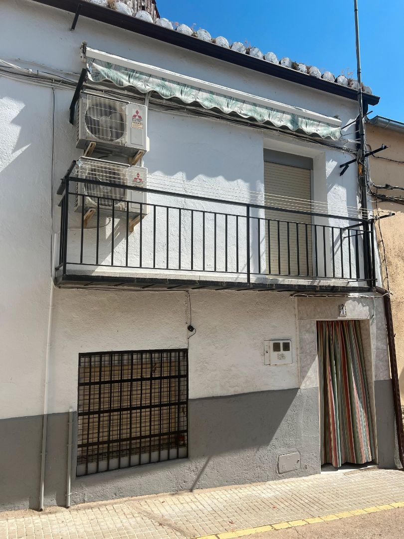 Exterior view of House or chalet for sale in Malpartida de Plasencia  with Air Conditioner, Heating and Terrace