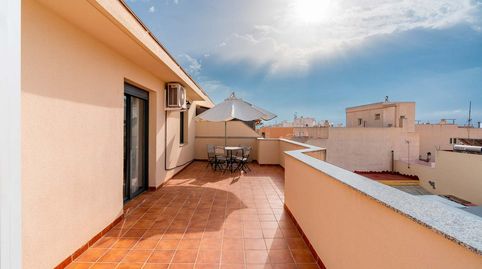 ÁTICO DE DOS DORMITORIOS CON TERRAZA DE 35M2 Y TRASTERO