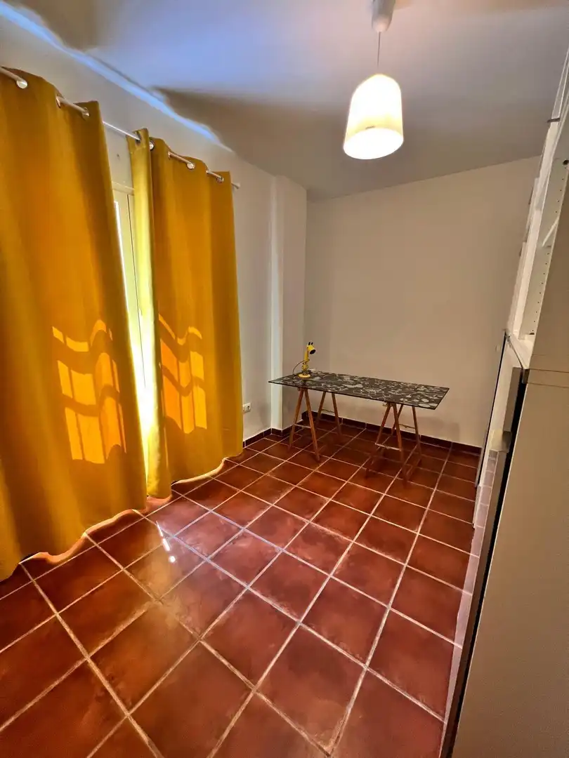 Dormitori de Casa o xalet en venda en Los Barrios amb Aire condicionat, Jardí privat i Terrassa