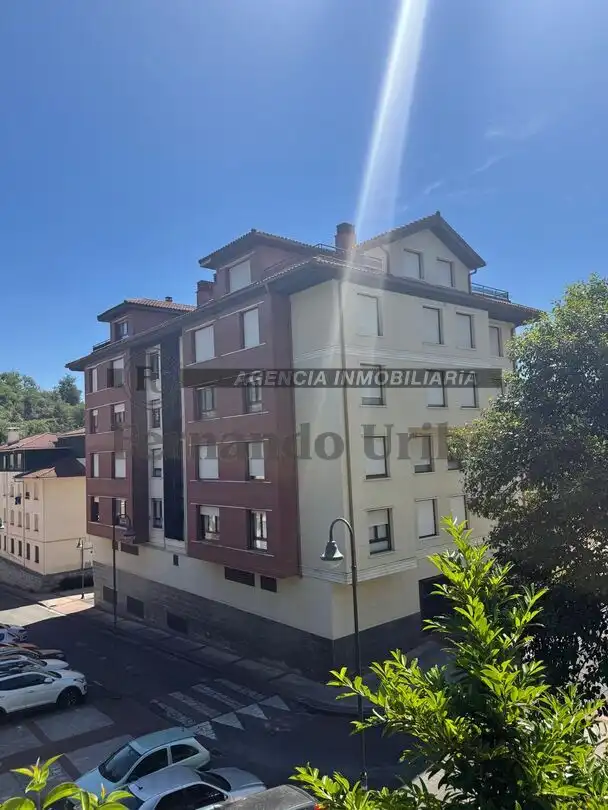 Vista exterior de Dúplex en venta en Berriz con Calefacción, Terraza y Trastero