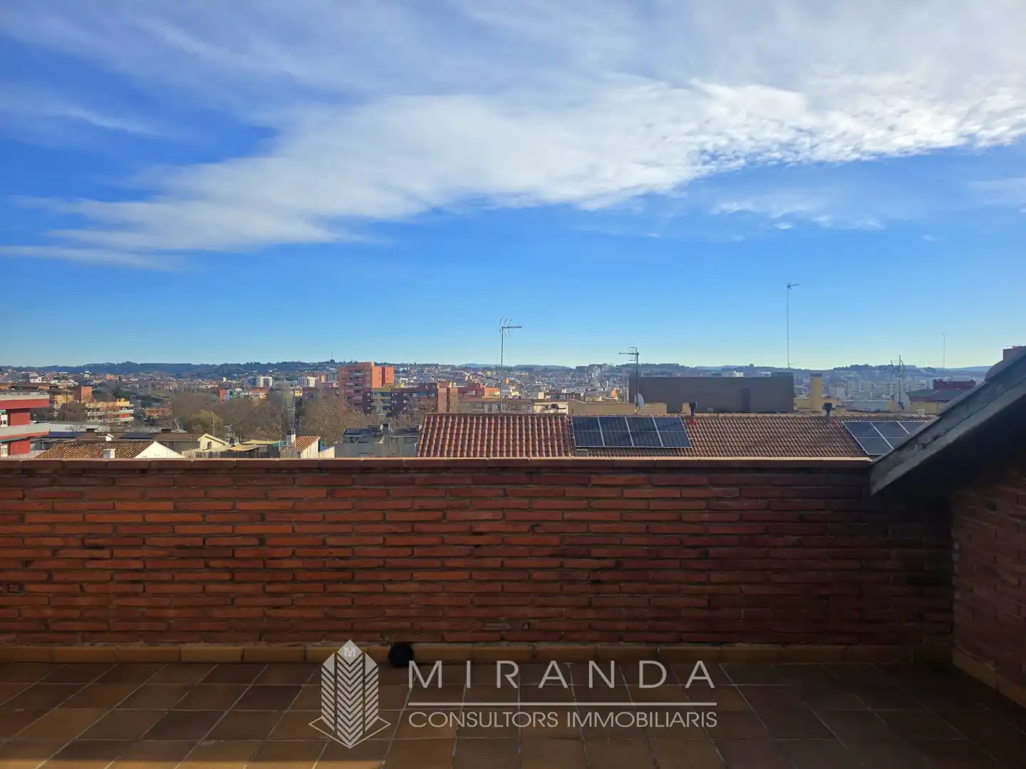 Vista exterior de Casa adosada en venta en Canovelles con Aire acondicionado, Calefacción y Terraza