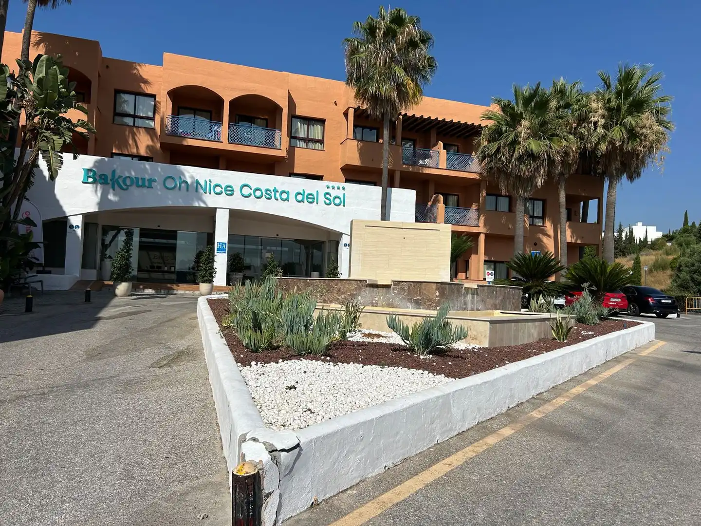 Vista exterior de Pis en venda en Benahavís amb Moblat i Piscina comunitària
