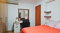 Bedroom of Flat to share in Burjassot  with Heating and Balcony