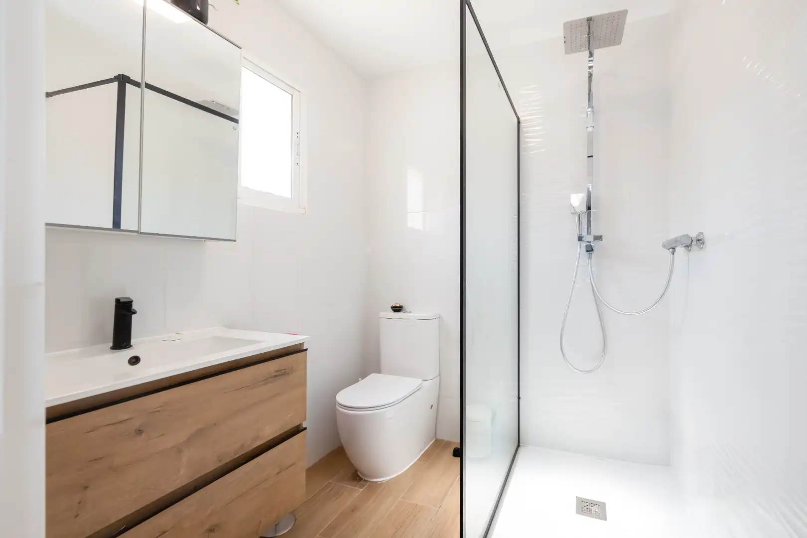 Baño de Casa adosada en venta en Málaga con Aire acondicionado, Calefacción y Jardín privado