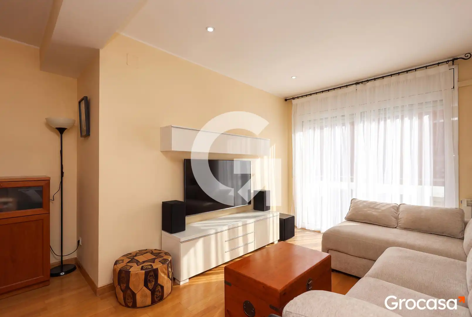 Sala de estar de Piso en venta en L'Hospitalet de Llobregat con Aire acondicionado, Calefacción y Horno
