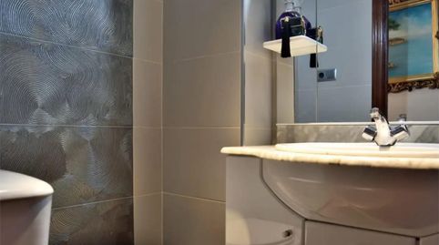 Photo 3 of Room in Avenida Alfonso Rodríguez Castelao, 24, As Lagoas, Ourense Capital