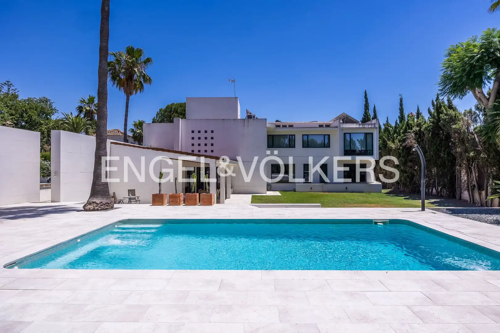 Vista exterior de Casa o chalet en venta en Dos Hermanas con Aire acondicionado, Calefacción y Jardín privado