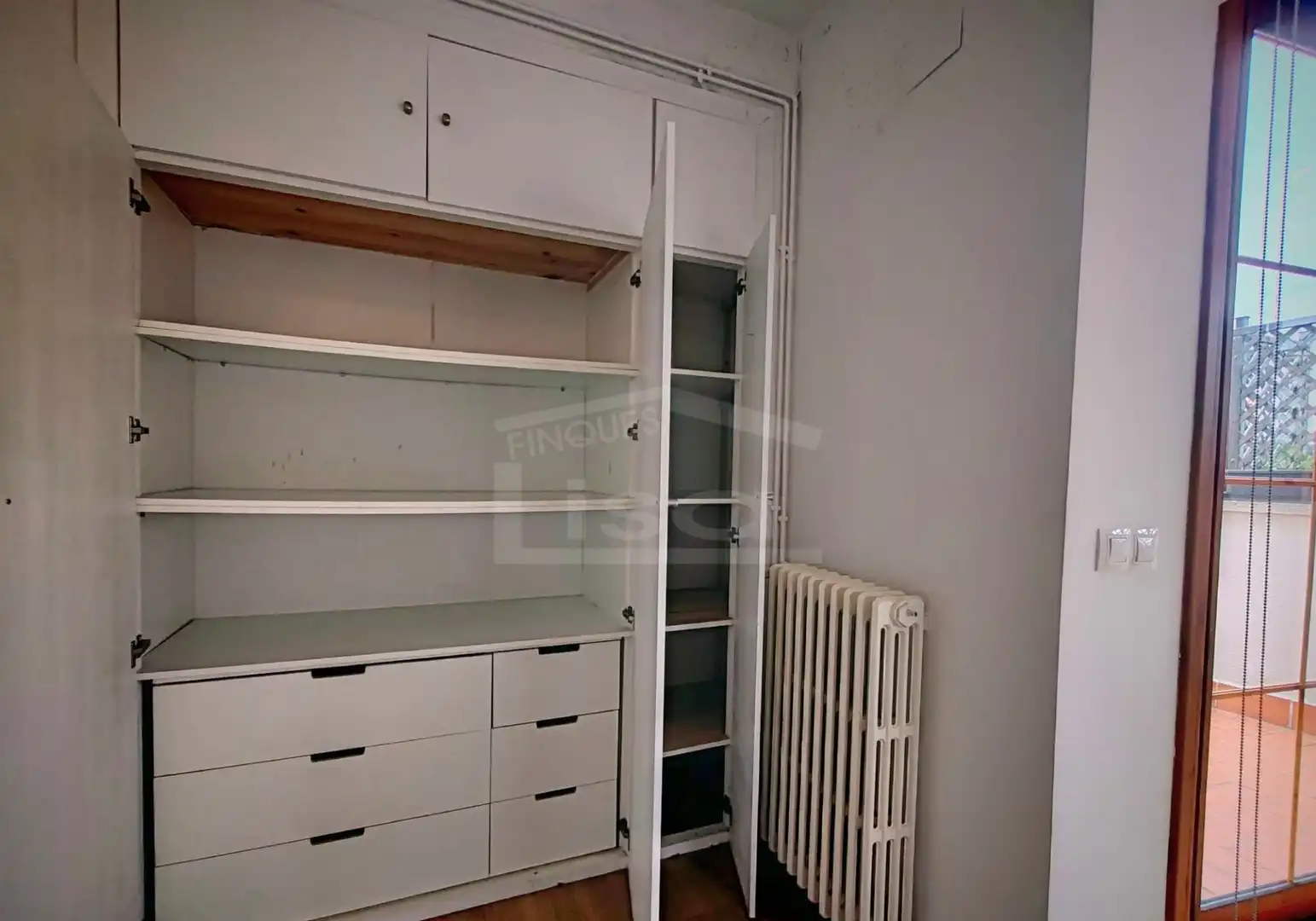 Schlafzimmer von Dachboden zum Verkauf in Barcelona mit Klimaanlage, Heizung und Parkett