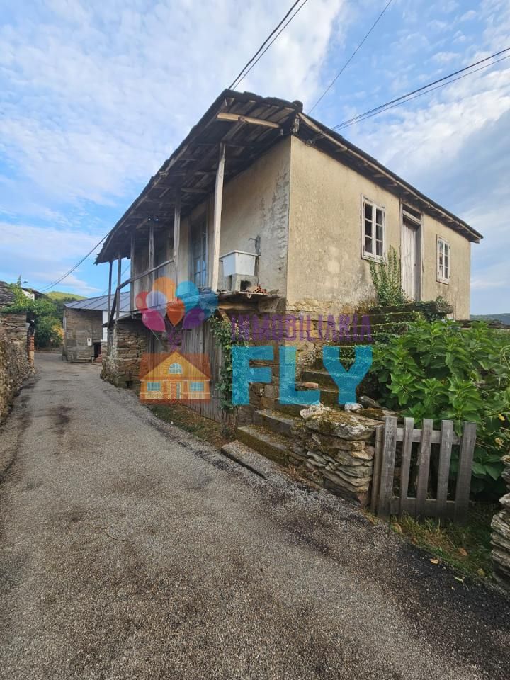 Vista exterior de Casa o xalet en venda en Castro Caldelas amb Calefacció