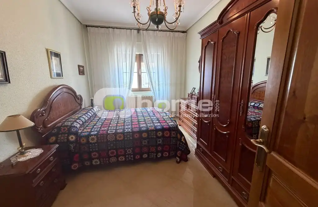 Dormitori de Casa o xalet en venda en Moraleja del Vino amb Calefacció