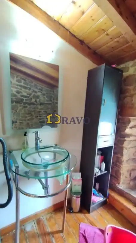 Baño de Casa o chalet en venta en Merindad de Cuesta-Urria con Calefacción, Terraza y Amueblado