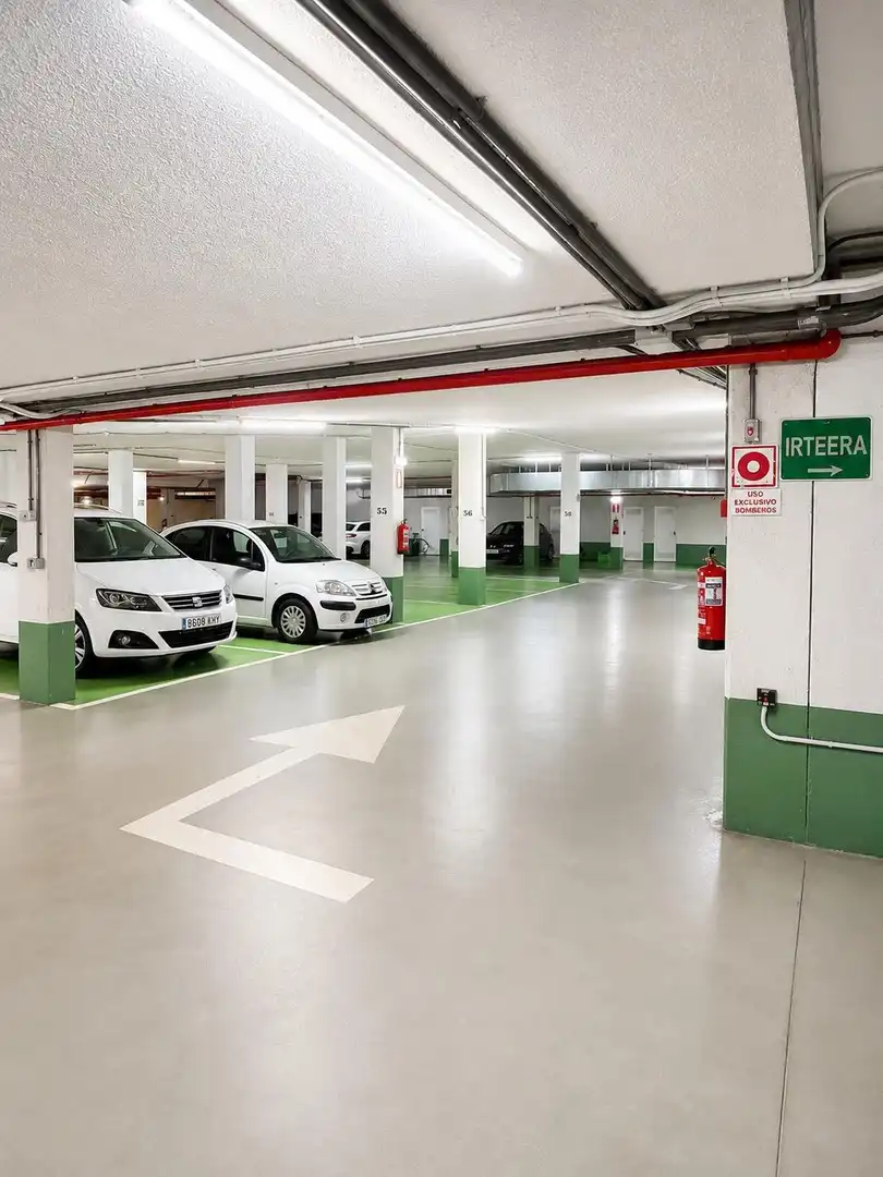 Parkplatz von Garage zum Verkauf in Donostia - San Sebastián 